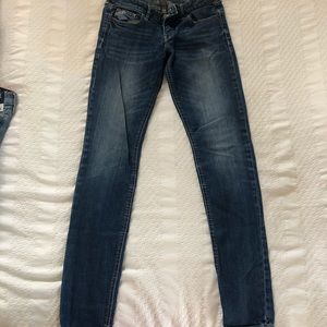 Mid-Rise Dark Wash Hollister Super Skinny Jeans!